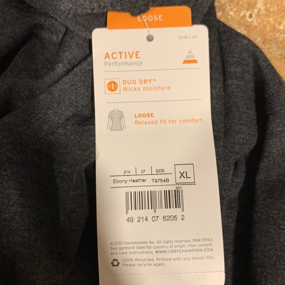 3 New & Like New Athletic Vneck Tees XL - Picture 10 of 13